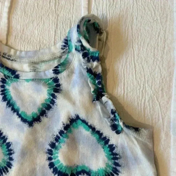 GAP - Tie died tank top with heart design. Size 5 - Picture 2 of 3